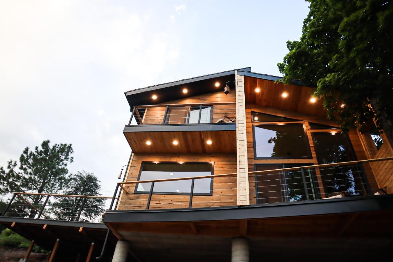 فيلا Luxury Alpine Treehouse Holladay المظهر الخارجي الصورة